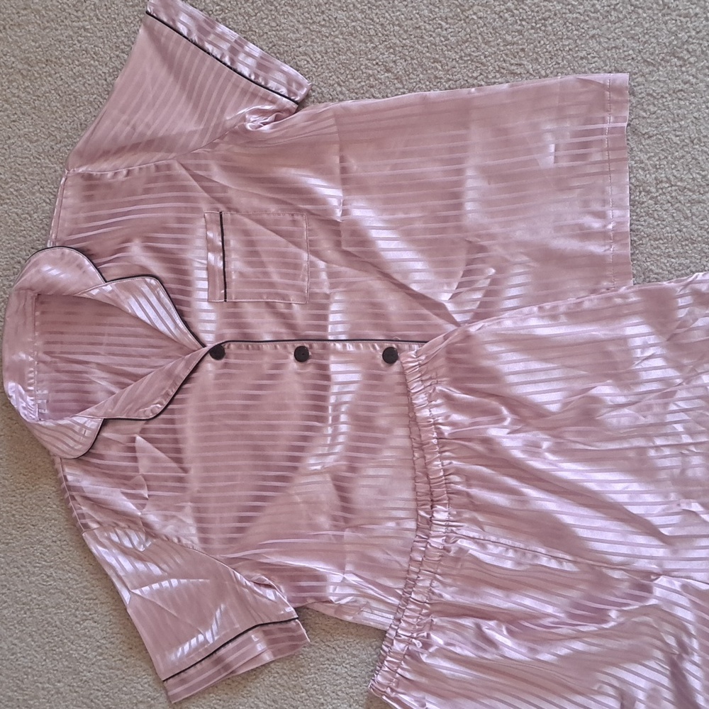 XLARGE LYANER PAJAMA LOUNGE SET - Picture 1 of 8
